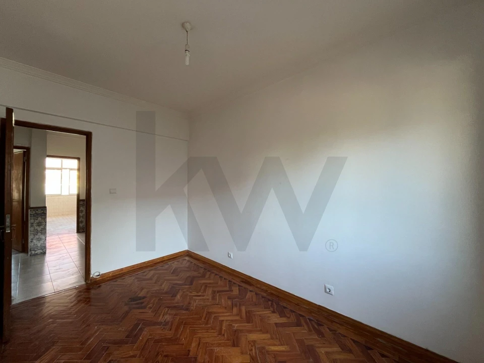 Apartamento T2 para Venda em Alfragide Foto 5