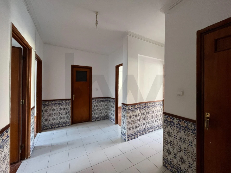 Apartamento T2 para Venda em Alfragide Foto 11