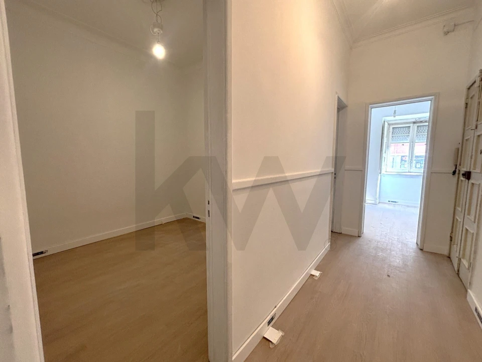 Apartamento T2 para Venda em Areeiro Foto 11