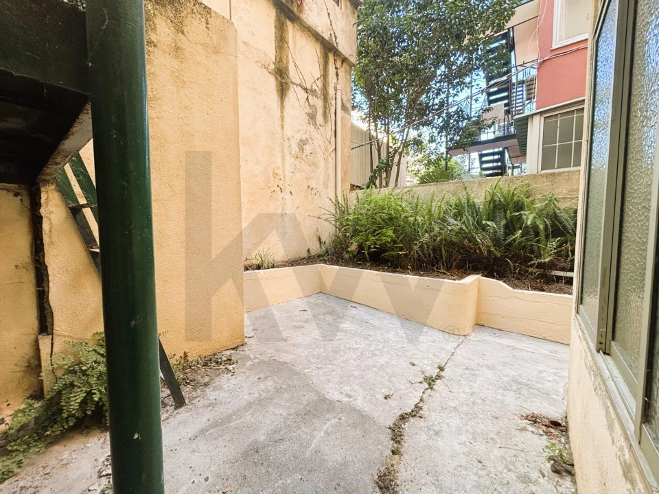 Apartamento T2 para Venda em Areeiro Foto 6