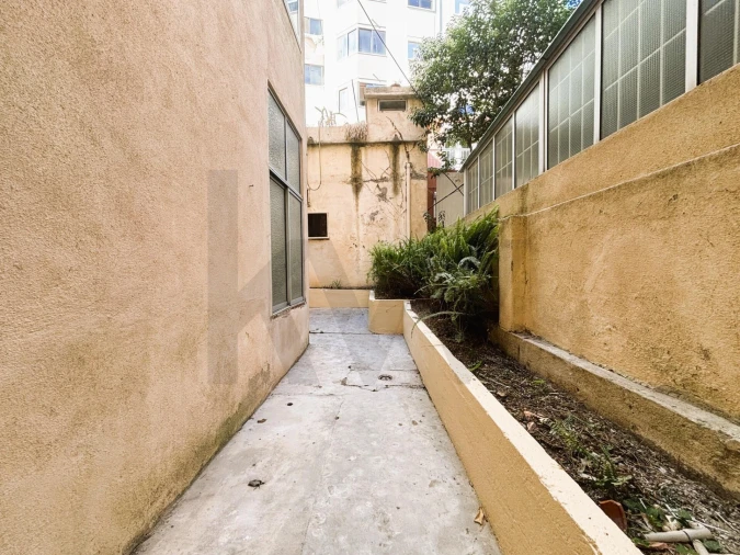 Apartamento T2 para Venda em Areeiro Foto 18