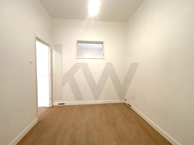 Apartamento T2 para Venda em Areeiro Foto 9