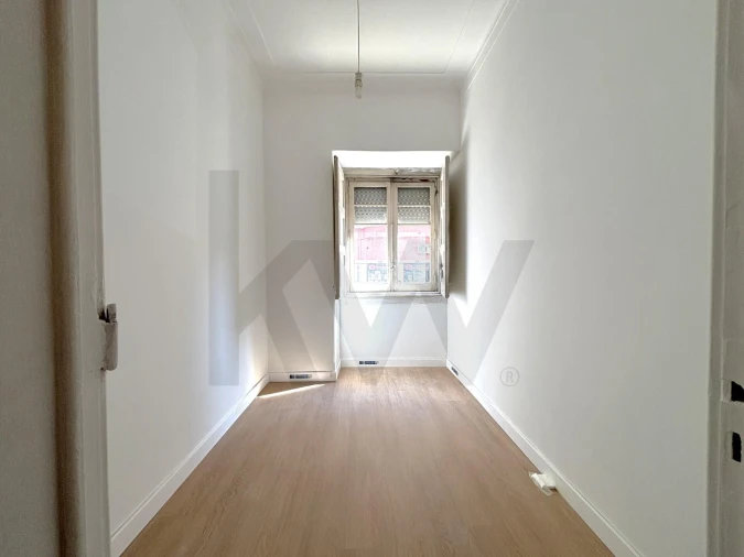 Apartamento T2 para Venda em Areeiro Foto 10