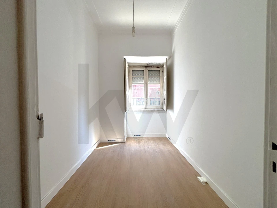 Apartamento T2 para Venda em Areeiro Foto 10