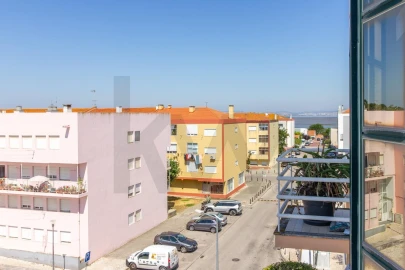 Apartamento T3 para Venda em Alcochete