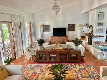 Quinta T4 para Venda em Estômbar e Parchal