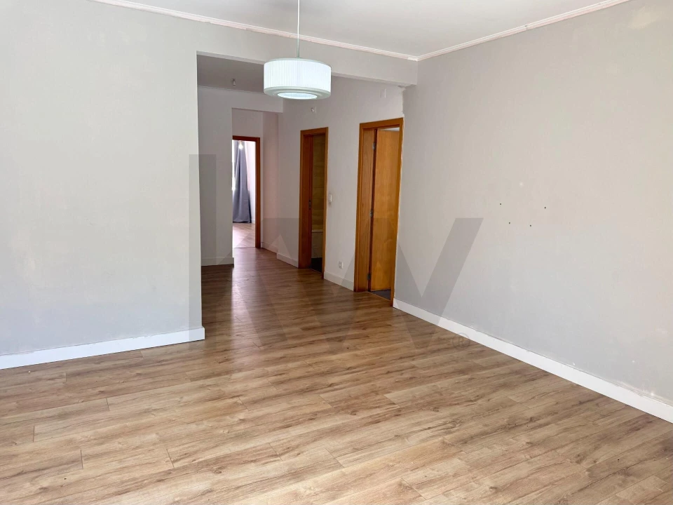 Apartamento T1 para Arrendamento em Avenidas Novas Foto 2