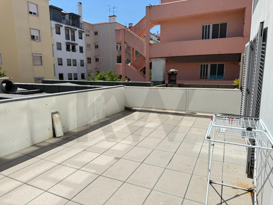 Apartamento T1 para Arrendamento em Avenidas Novas Foto 8