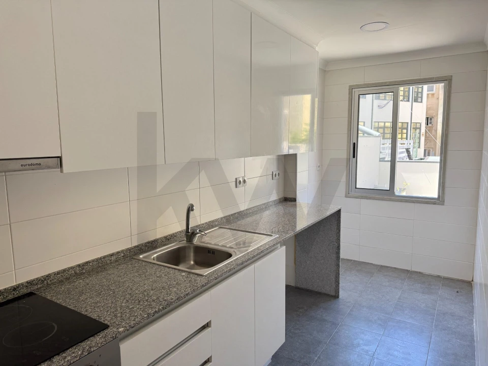 Apartamento T1 para Arrendamento em Avenidas Novas Foto 6