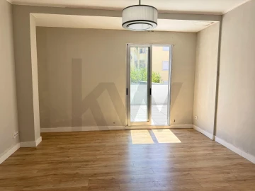 Apartamento T1 para Arrendamento em Avenidas Novas