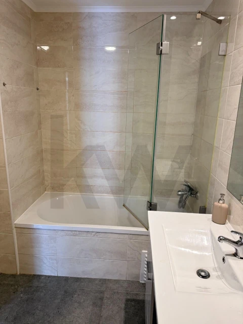 Apartamento T1 para Arrendamento em Avenidas Novas