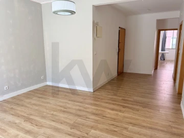 Apartamento T1 para Arrendamento em Avenidas Novas