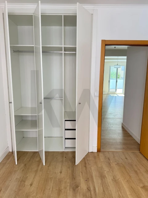 Apartamento T1 para Arrendamento em Avenidas Novas