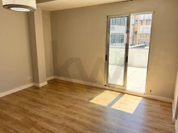 Apartamento T1 para Arrendamento em Avenidas Novas