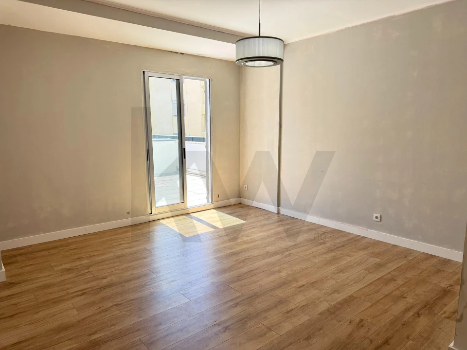 Apartamento T1 para Arrendamento em Avenidas Novas Foto 1