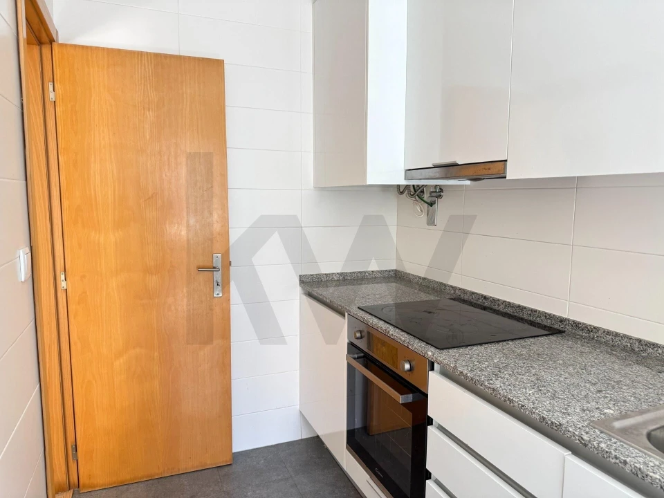 Apartamento T1 para Arrendamento em Avenidas Novas Foto 15