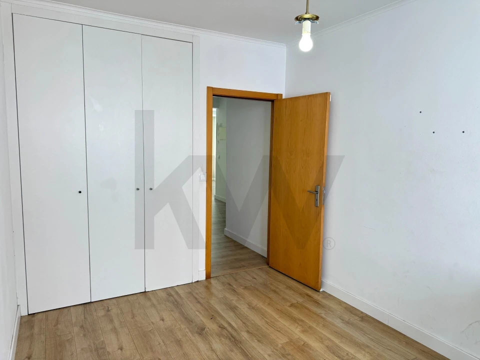 Apartamento T1 para Arrendamento em Avenidas Novas Foto 22