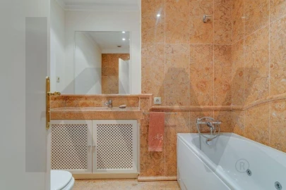 Apartamento T4 para Venda em Funchal (Se)