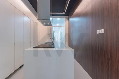 Apartamento T3 para Arrendamento em Santo António