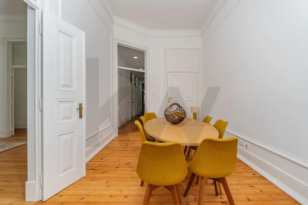 Apartamento T3 para Arrendamento em Santo António Foto 8