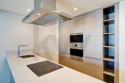 Apartamento T3 para Arrendamento em Algés, Linda-A-Velha e Cruz Quebrada-Dafundo