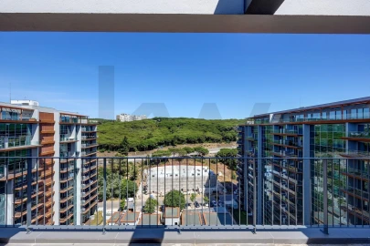 Apartamento T3 para Arrendamento em Algés, Linda-A-Velha e Cruz Quebrada-Dafundo