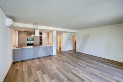 Apartamento T3 para Arrendamento em Algés, Linda-A-Velha e Cruz Quebrada-Dafundo