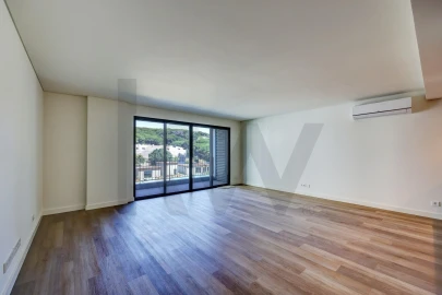 Apartamento T3 para Arrendamento em Algés, Linda-A-Velha e Cruz Quebrada-Dafundo