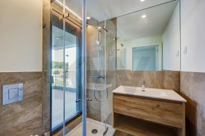 Apartamento T3 para Arrendamento em Algés, Linda-A-Velha e Cruz Quebrada-Dafundo