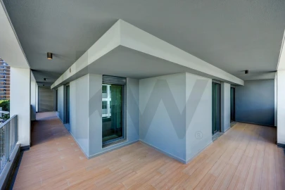 Apartamento T3 para Arrendamento em Algés, Linda-A-Velha e Cruz Quebrada-Dafundo