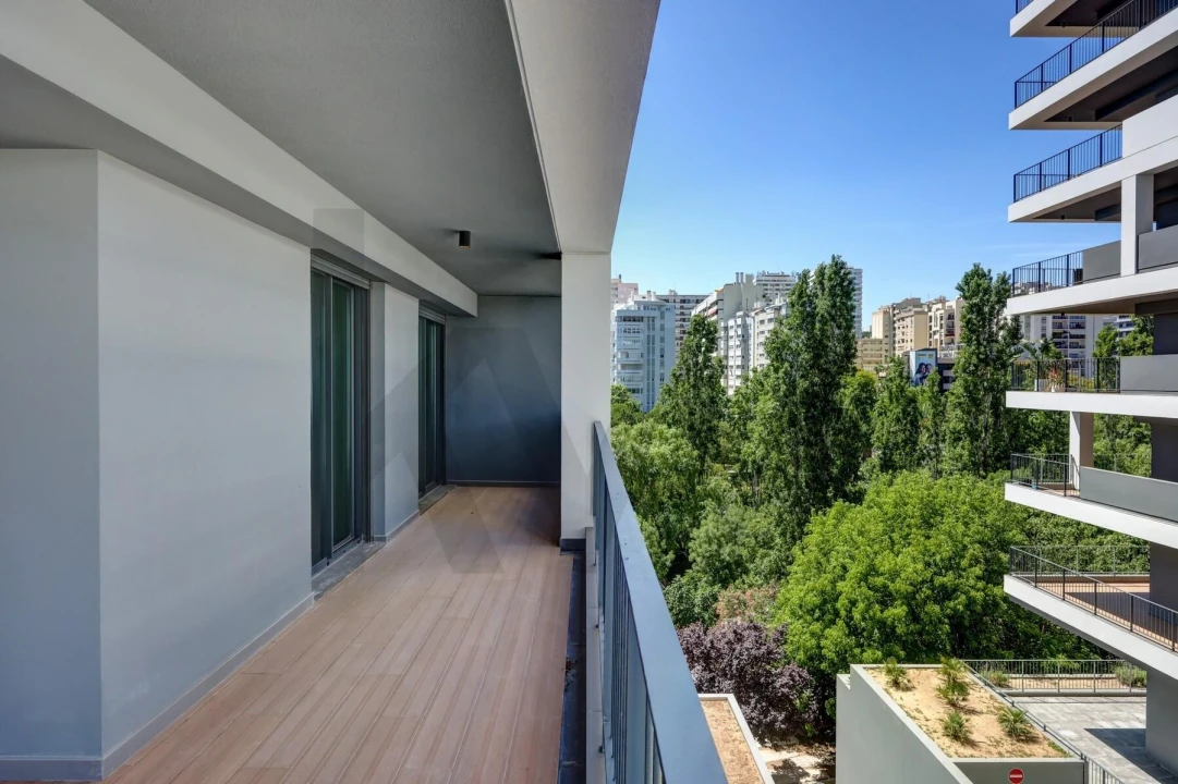 Apartamento T3 para Arrendamento em Algés, Linda-A-Velha e Cruz Quebrada-Dafundo Foto 2