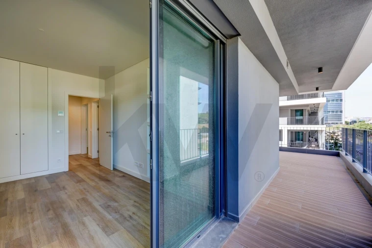 Apartamento T3 para Arrendamento em Algés, Linda-A-Velha e Cruz Quebrada-Dafundo Foto 33