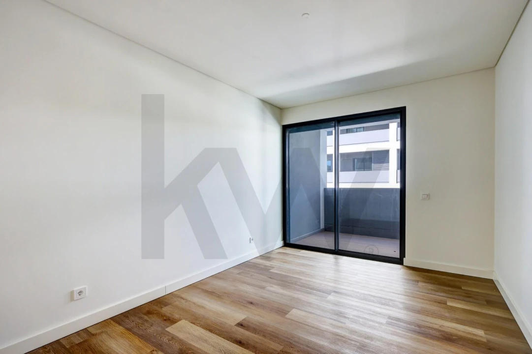 Apartamento T3 para Arrendamento em Algés, Linda-A-Velha e Cruz Quebrada-Dafundo Foto 24