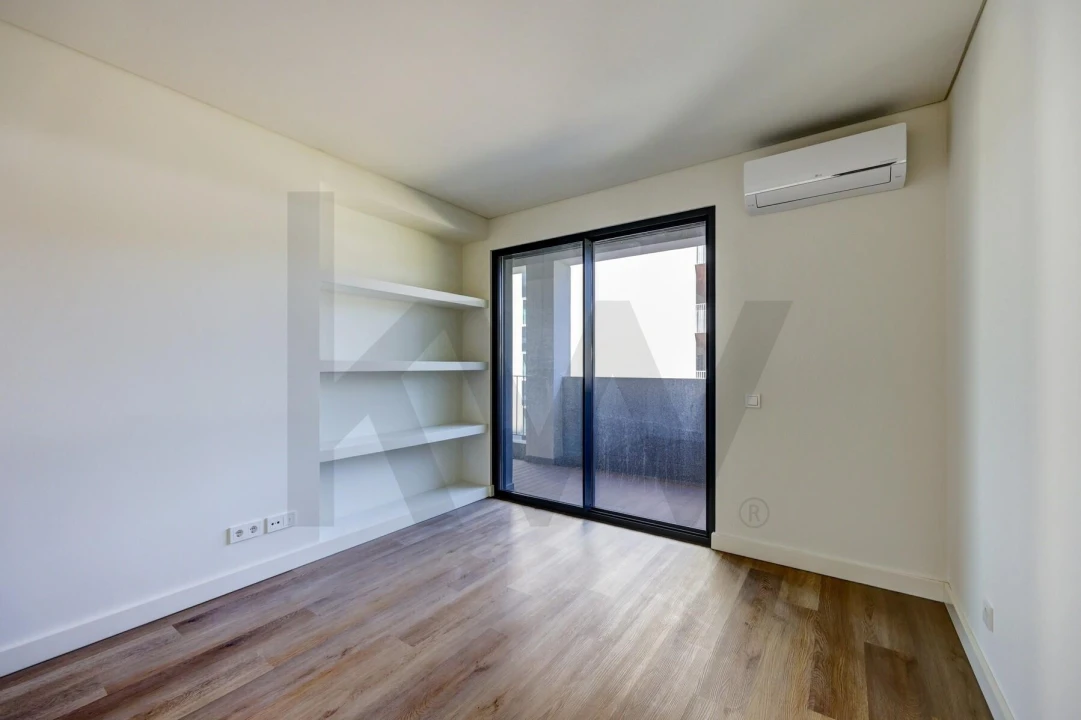 Apartamento T3 para Arrendamento em Algés, Linda-A-Velha e Cruz Quebrada-Dafundo Foto 31