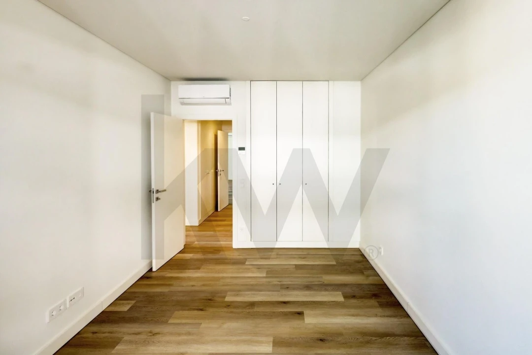 Apartamento T3 para Arrendamento em Algés, Linda-A-Velha e Cruz Quebrada-Dafundo Foto 25