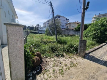 Terreno para Venda em São João da Madeira