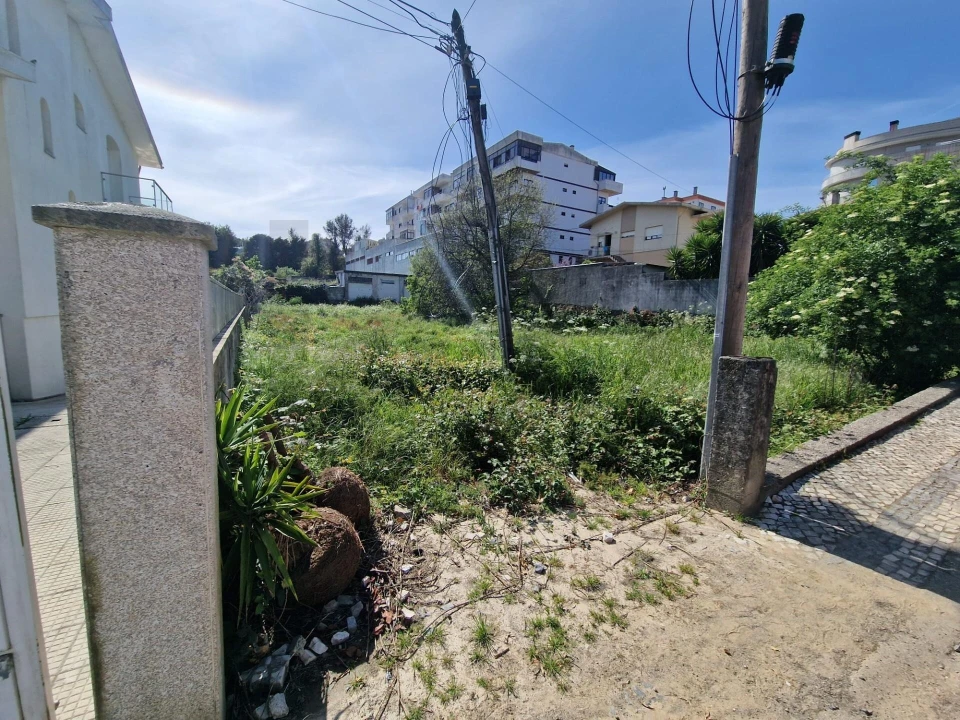 Terreno para Venda em São João da Madeira Foto 4