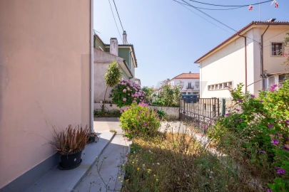 Moradia T4 para Venda em Santo Antonio dos Olivais