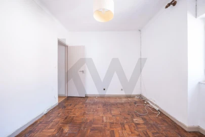 Moradia T4 para Venda em Santo Antonio dos Olivais