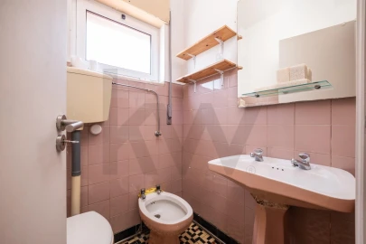 Moradia T4 para Venda em Santo Antonio dos Olivais