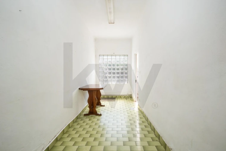 Moradia T4 para Venda em Santo Antonio dos Olivais Foto 8
