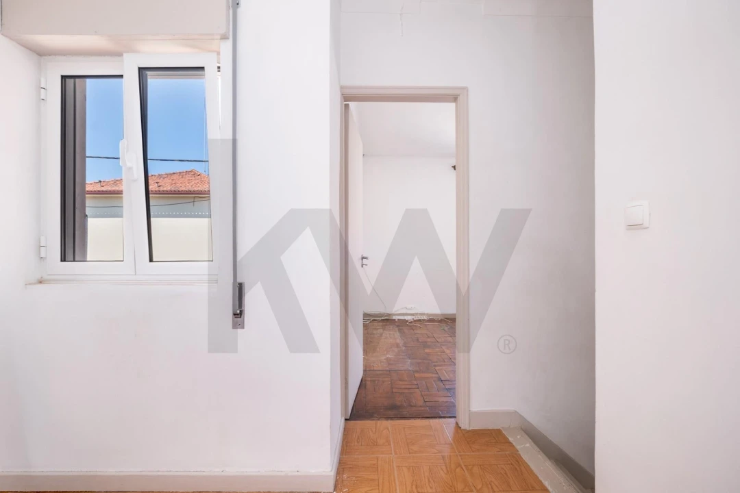 Moradia T4 para Venda em Santo Antonio dos Olivais Foto 23