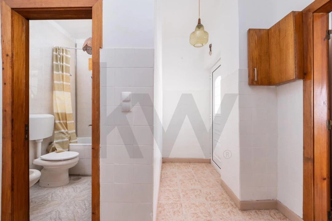 Moradia T4 para Venda em Santo Antonio dos Olivais Foto 10