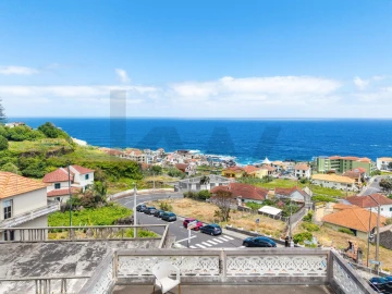 Moradia T4 para Venda em Porto Moniz