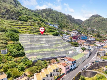 Moradia T4 para Venda em Porto Moniz
