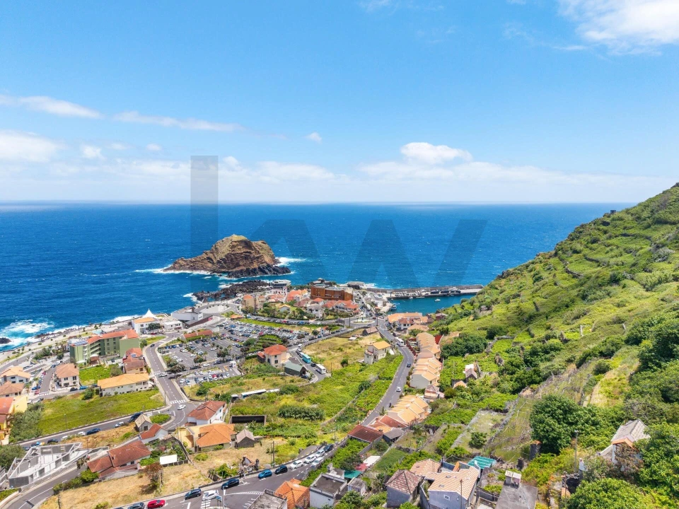 Moradia T4 para Venda em Porto Moniz Foto 2