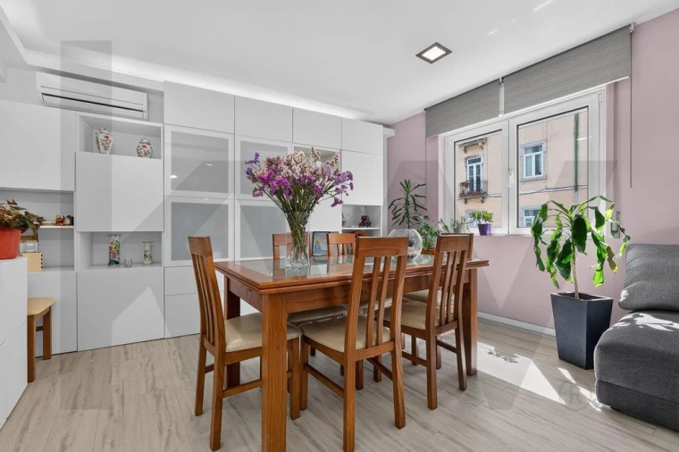 Apartamento T4 para Venda em Santo António Foto 3