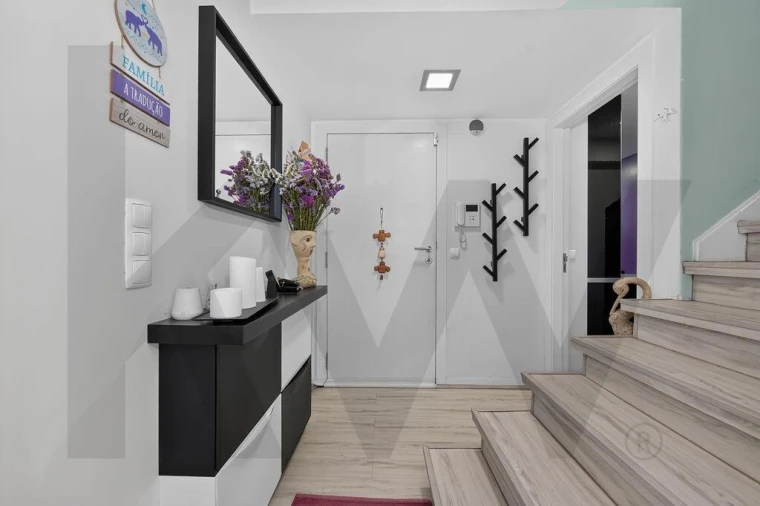 Apartamento T4 para Venda em Santo António Foto 13