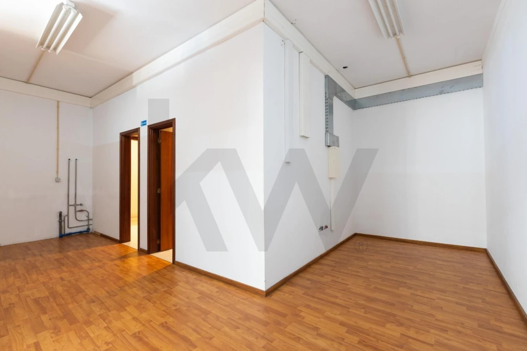 Armazém para Arrendamento em Santo Tirso, Couto (Santa Cristina e São Miguel) e Burgães Foto 19