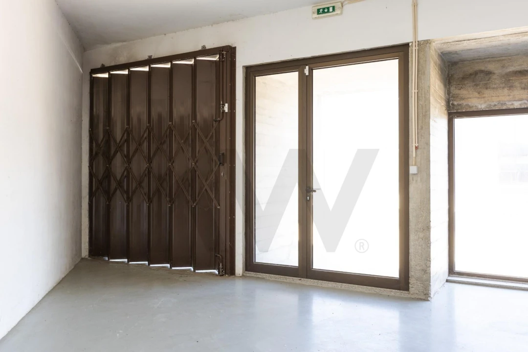 Armazém para Arrendamento em Santo Tirso, Couto (Santa Cristina e São Miguel) e Burgães Foto 15
